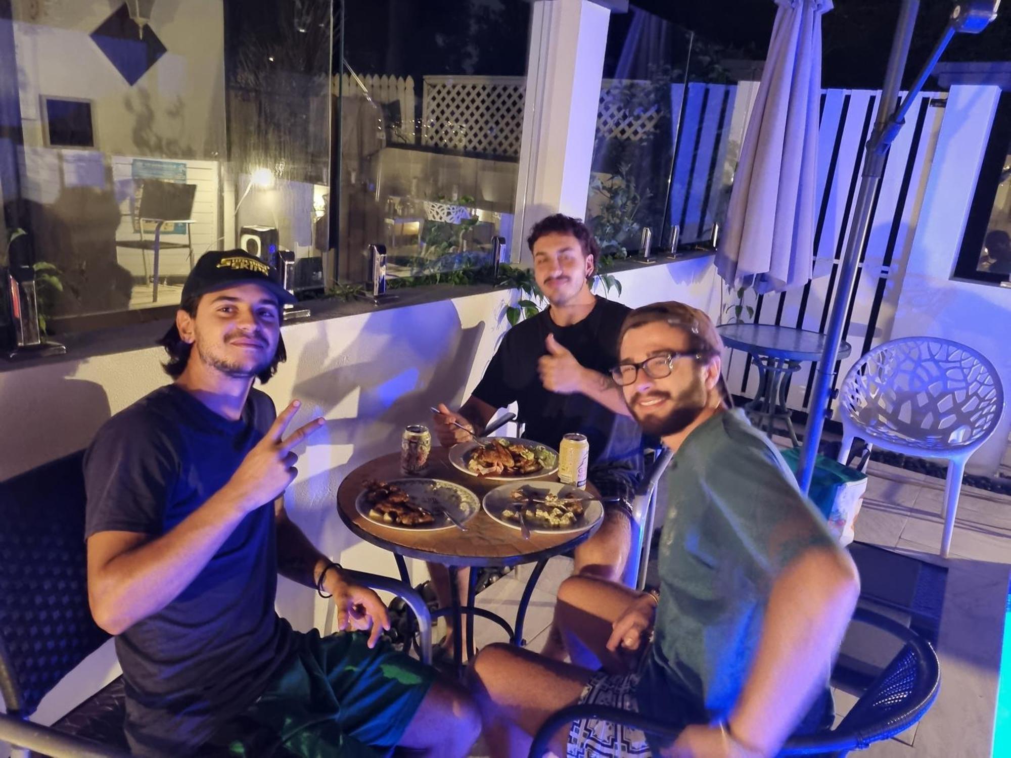 Homestyle Hostel - 18-36Yrs Caloundra Bagian luar foto